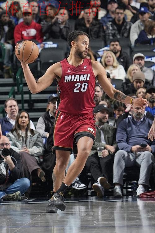 李凯尔投篮4中0得到0分1篮板2助攻，正负值全场最低-20